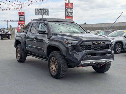 New 2025 Toyota Tacoma Trailhunter image 3