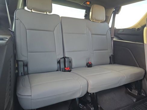 Used 2022 GMC Yukon SLT w/ SLT Premium Package image 12