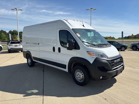 Used 2026 RAM ProMaster 2500 w/ Convenience Group FWD image 8