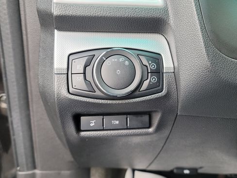 Used 2013 Ford Explorer XLT image 28