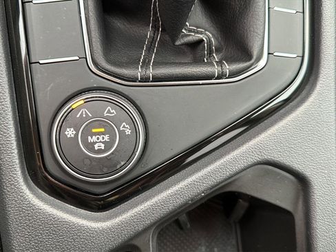 Used 2023 Volkswagen Taos SE image 14