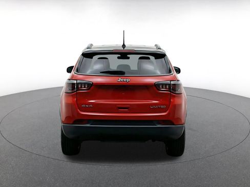 Used 2025 Jeep Compass Trailhawk AWD/4WD image 7