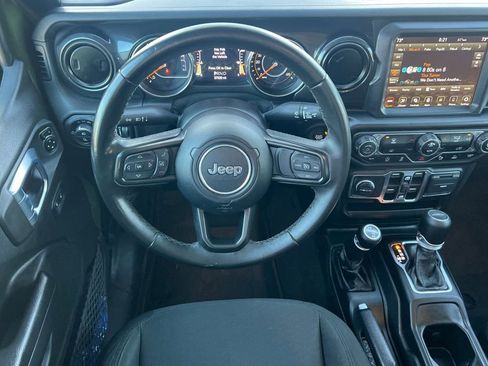Used 2021 Jeep Gladiator Sport image 16