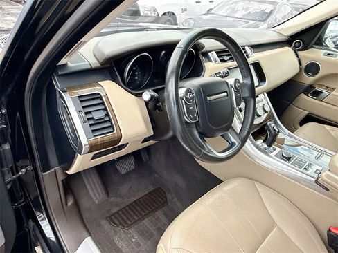 Used 2017 Land Rover Range Rover Sport HSE image 10