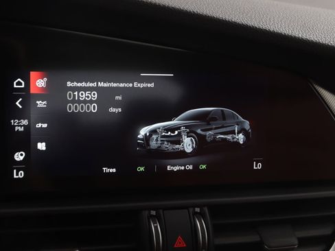 Used 2024 Alfa Romeo Giulia Veloce image 39