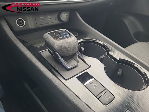 Used 2021 Nissan Rogue SV image 40