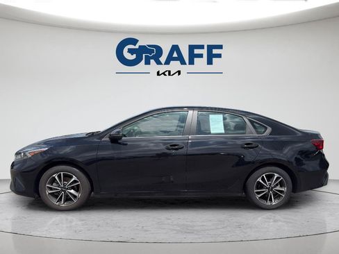 Used 2024 Kia Forte LXS w/ LXS Technology Package FWD image 3