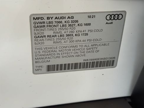 Used 2022 Audi e-tron Premium w/ Convenience Plus Package image 27