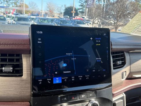 Used 2024 Ford Expedition Limited image 30