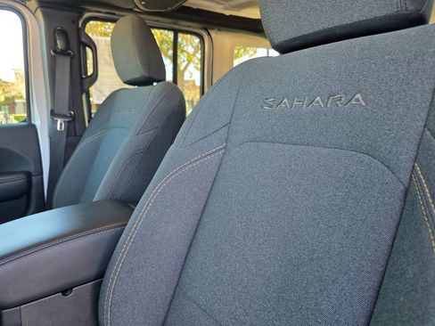 Used 2024 Jeep Wrangler Unlimited Sahara image 12