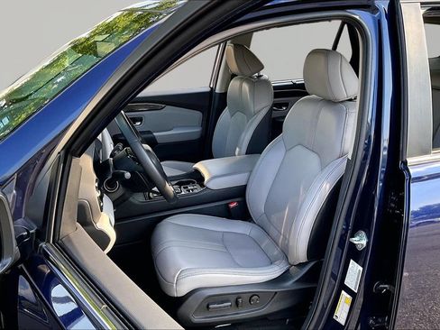 Used 2025 Honda Pilot EX-L image 14