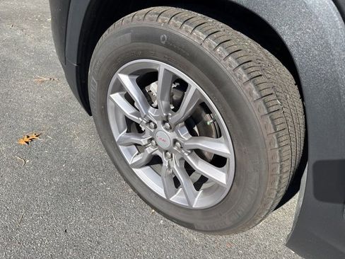 Used 2022 GMC Terrain SLT w/ Infotainment Package II image 36