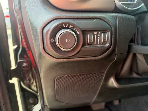 Used 2021 Jeep Wrangler Unlimited Sport AWD/4WD image 18