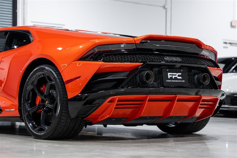 Used 2020 Lamborghini Huracan EVO AWD/4WD image 14