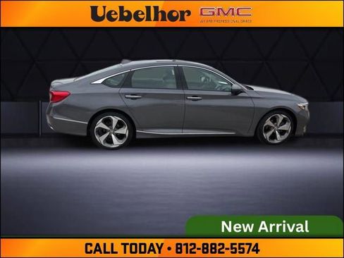 Used 2018 Honda Accord Touring image 4