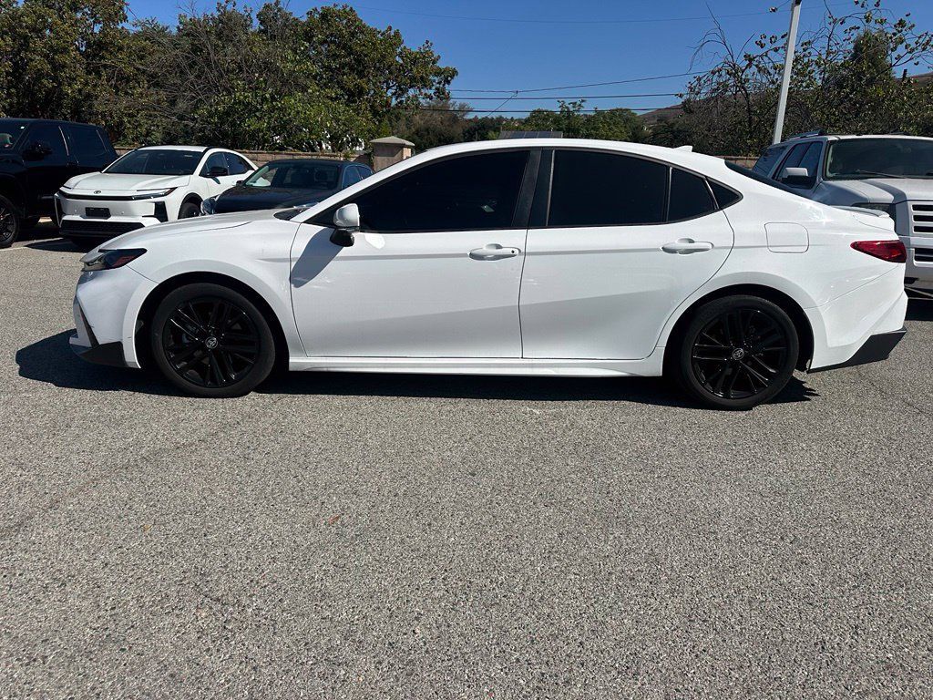 Used 2025 Toyota Camry SE FWD image 2