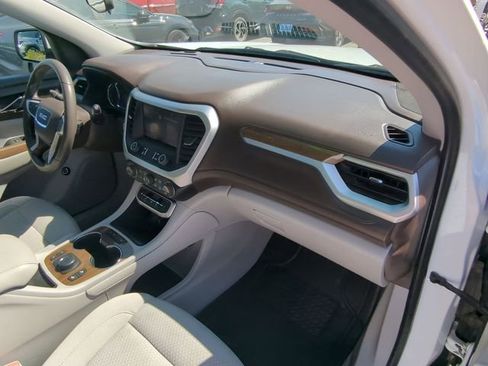 Used 2023 GMC Acadia SLE w/ Driver Convenience Package FWD image 40
