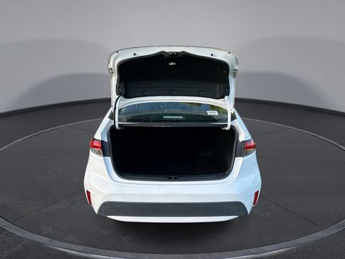Used 2021 Toyota Corolla LE FWD image 28