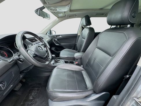 Used 2021 Volkswagen Tiguan SE FWD image 13