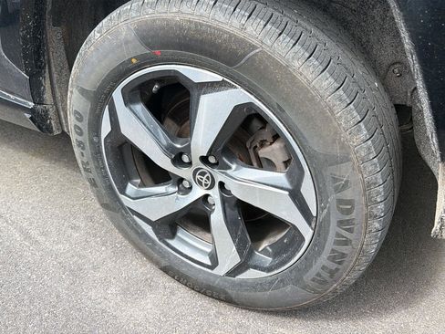 Used 2023 Toyota RAV4 SE w/ Weather & Moonroof Package AWD/4WD image 10