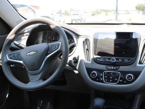 Used 2022 Chevrolet Malibu LT FWD image 25