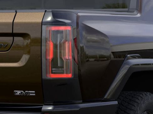 New 2025 GMC Hummer EV 3X w/ LPO, Illumination Package image 11
