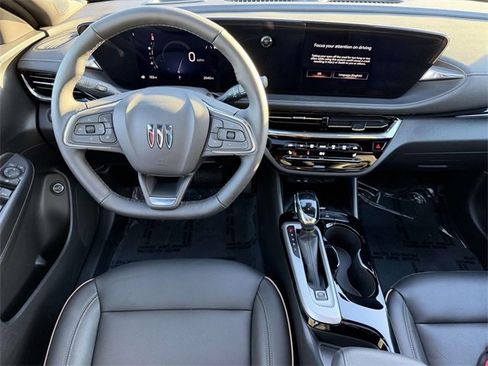 Used 2025 Buick Envista Avenir image 14