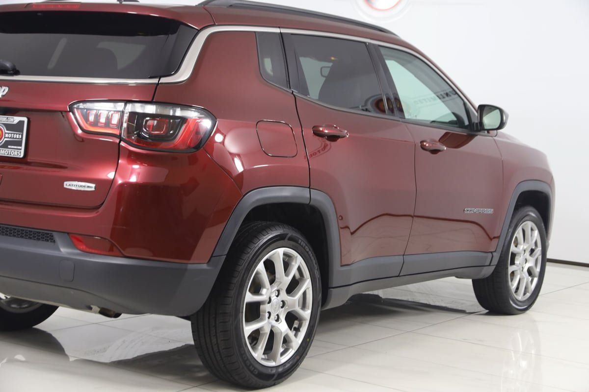 Used 2022 Jeep Compass Latitude w/ Sun and Sound Group AWD/4WD image 41