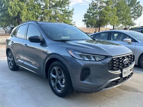 Used 2023 Ford Escape ST-Line w/ Tech Pack #1 FWD image 2
