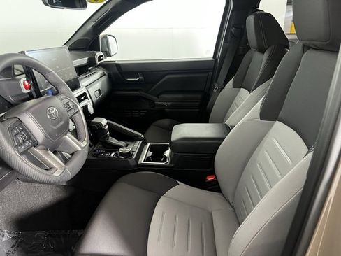 Used 2026 Toyota Tacoma TRD Off-Road w/ TRD Off Road Upgrade Package image 10