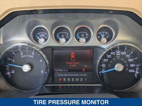 Used 2013 Ford F250 Lariat w/ Lariat Interior Pkg image 16