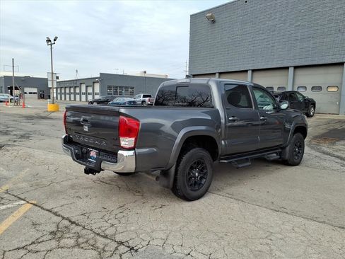 Certified 2022 Toyota Tacoma SR5 image 6