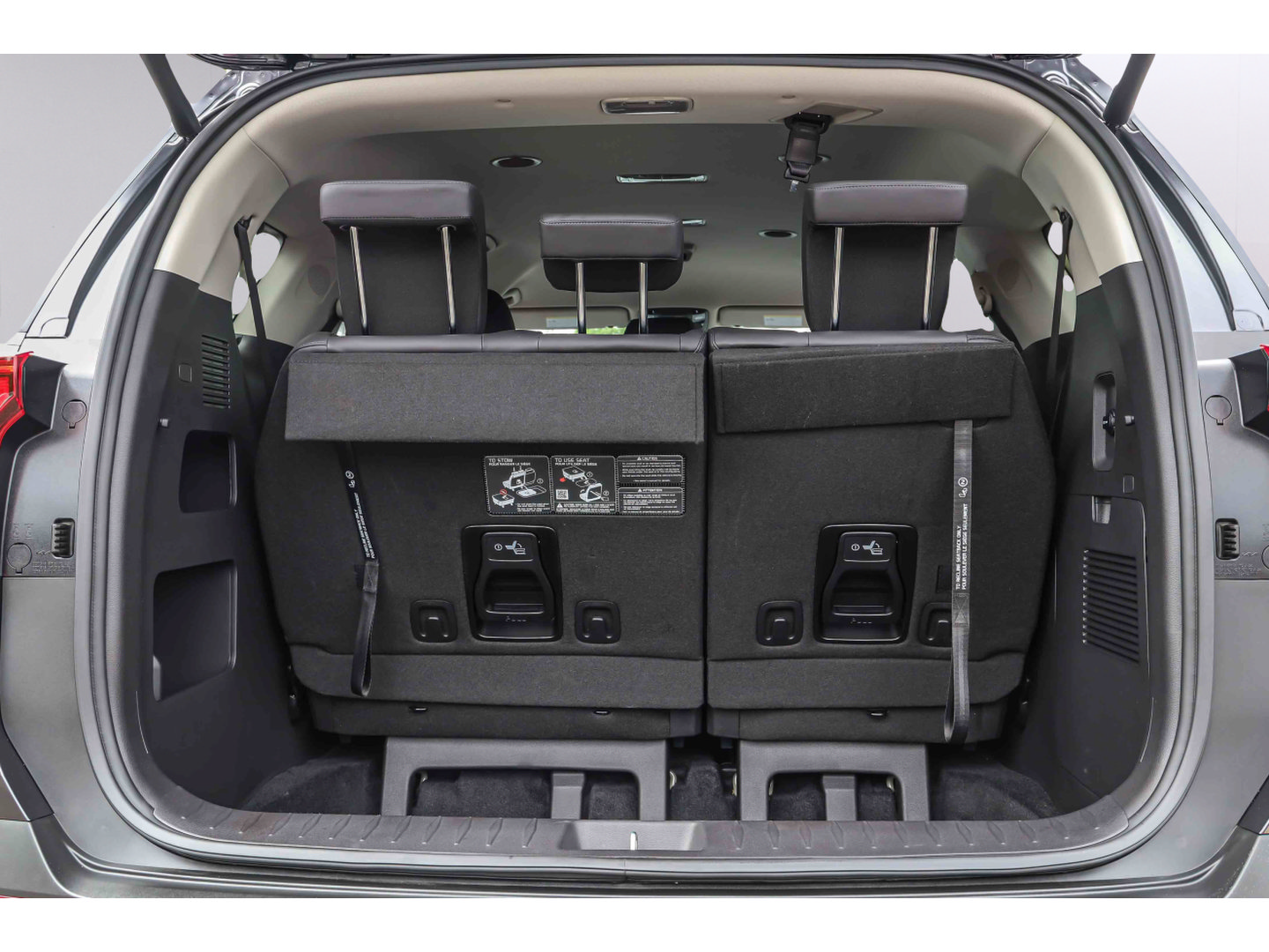 Used 2026 Kia Carnival EX FWD image 24