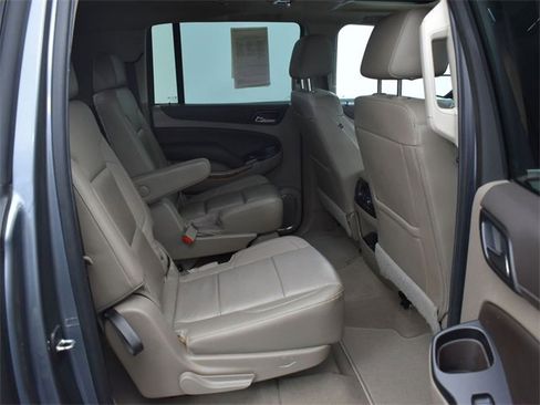 Used 2020 Chevrolet Suburban Premier w/ Premier 6.2L Value Package image 33