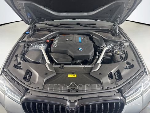 Used 2023 BMW 530e w/ M Sport Package RWD image 39