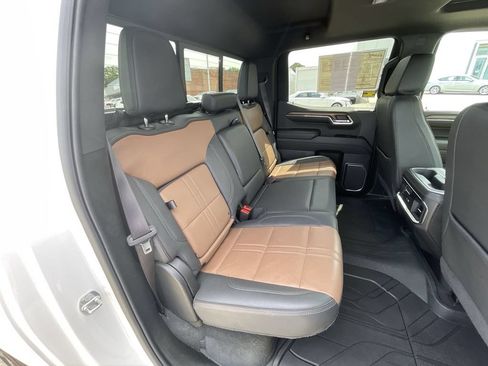 Used 2024 Chevrolet Silverado 1500 High Country AWD/4WD image 27