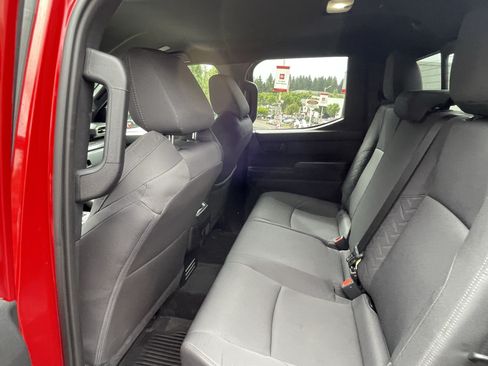 Certified 2025 Toyota Tacoma SR5 AWD/4WD image 14