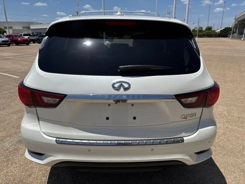 Used 2020 INFINITI QX60 Luxe w/ Sensory Package FWD image 3