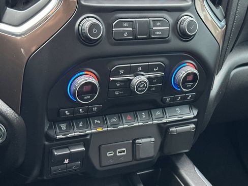 Used 2020 Chevrolet Silverado 2500 High Country w/ Technology Package image 20