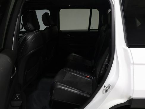 Used 2023 Jeep Grand Cherokee Altitude image 19