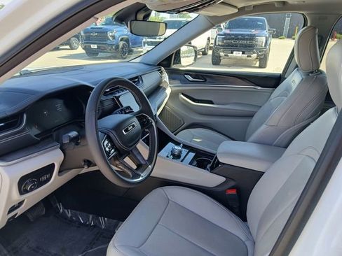 Used 2023 Jeep Grand Cherokee L Overland AWD/4WD image 13