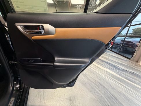Used 2015 Lexus CT 200h FWD image 42