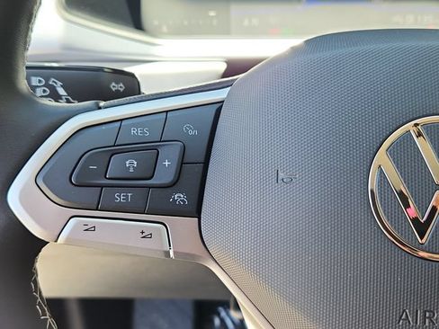 New 2026 Volkswagen Taos SE AWD/4WD image 11