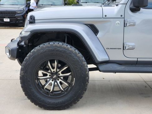 Used 2020 Jeep Gladiator Overland image 11