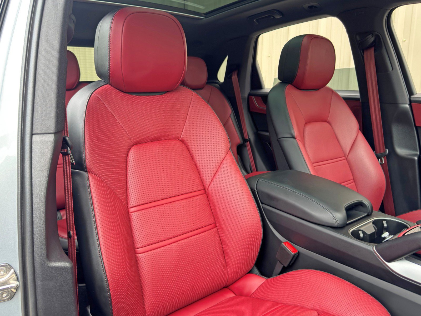 Used 2025 Porsche Cayenne S AWD/4WD image 42