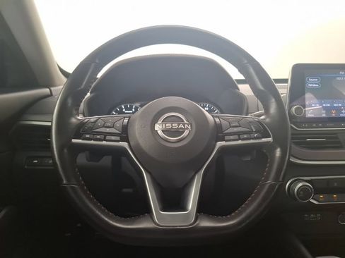 Used 2025 Nissan Altima 2.5 SR FWD image 18