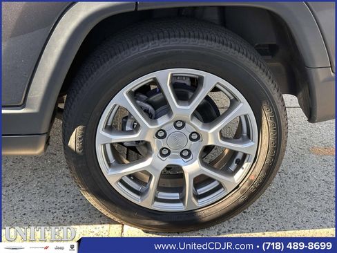 Used 2022 Jeep Compass Latitude image 13