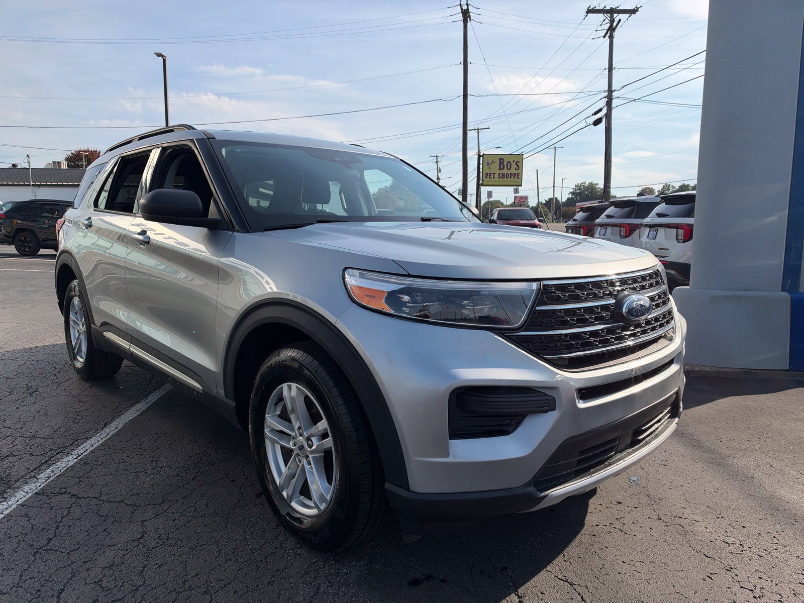 Used 2023 Ford Explorer XLT w/ Class IV Trailer Tow Package AWD/4WD image 8