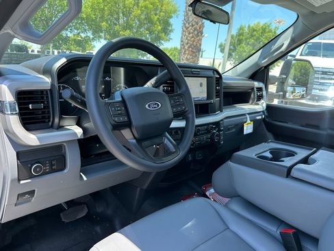 New 2025 Ford F350 XL w/ XL Chrome Package RWD image 17