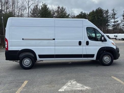Used 2024 RAM ProMaster 2500 w/ Convenience Group image 8
